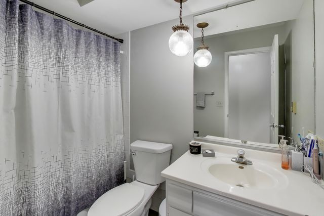 627 Chardonnay Lane, Crystal Lake, IL 60014