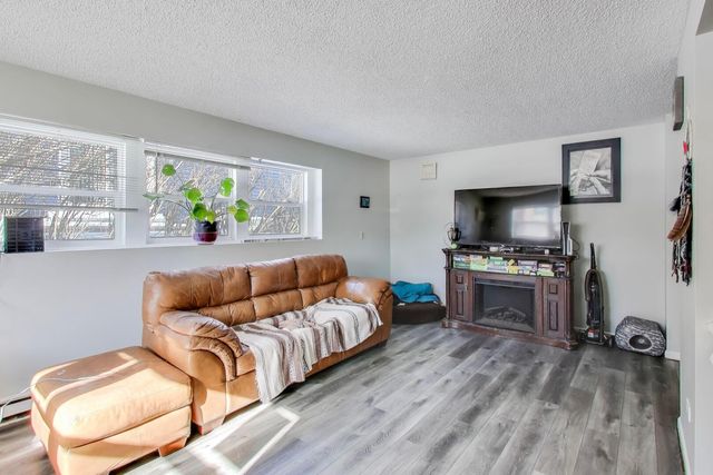 627 Chardonnay Lane, Crystal Lake, IL 60014