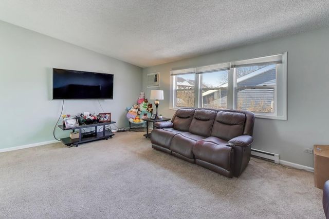 627 Chardonnay Lane, Crystal Lake, IL 60014