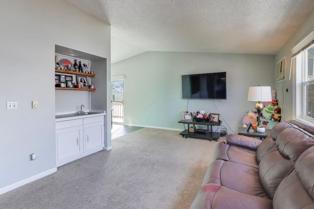 627 Chardonnay Lane, Crystal Lake, IL 60014