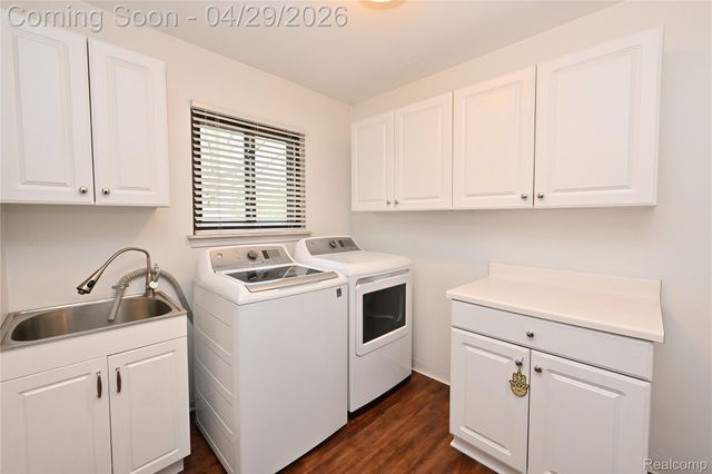 6024 Ledgeway Drive, West Bloomfield Charter Township, MI 48322