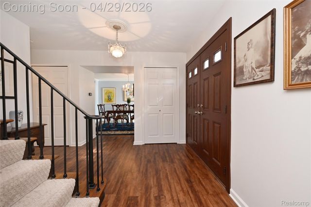 6024 Ledgeway Drive, West Bloomfield Charter Township, MI 48322