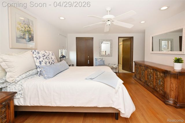 6024 Ledgeway Drive, West Bloomfield Charter Township, MI 48322