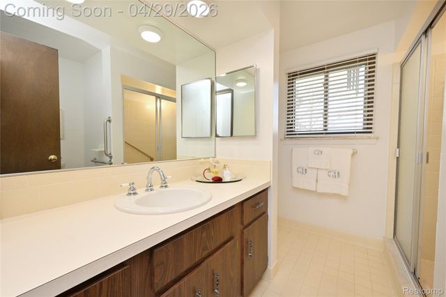 6024 Ledgeway Drive, West Bloomfield Charter Township, MI 48322