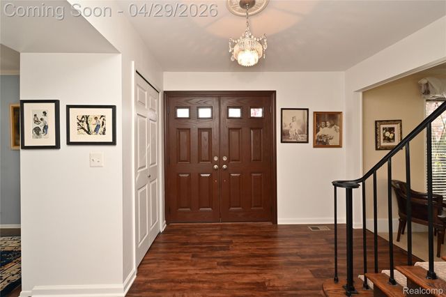 6024 Ledgeway Drive, West Bloomfield Charter Township, MI 48322