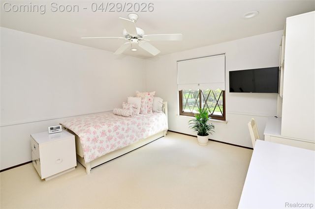 6024 Ledgeway Drive, West Bloomfield Charter Township, MI 48322