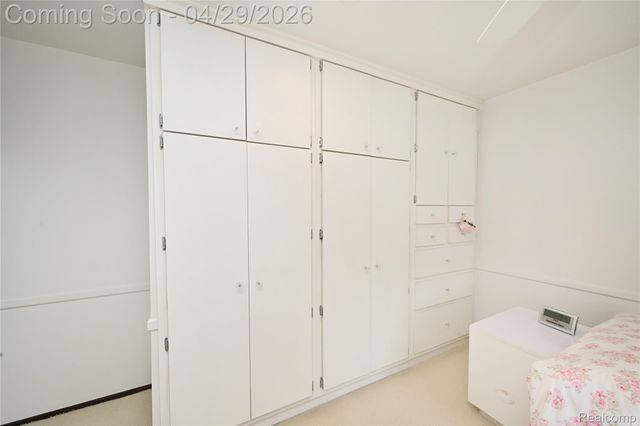 6024 Ledgeway Drive, West Bloomfield Charter Township, MI 48322