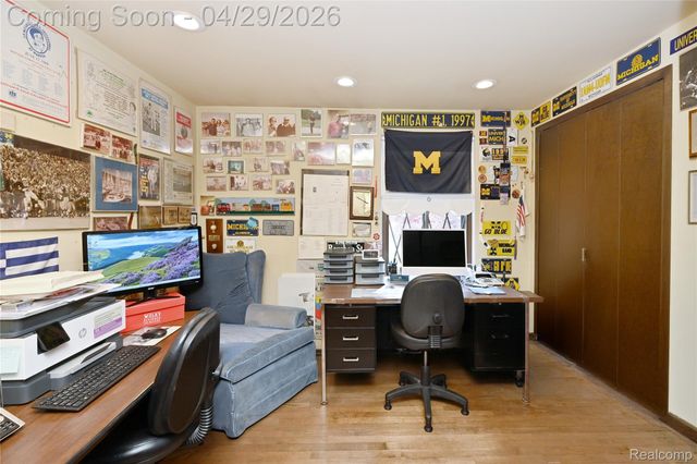 6024 Ledgeway Drive, West Bloomfield Charter Township, MI 48322