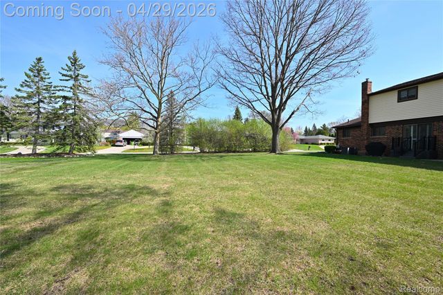 6024 Ledgeway Drive, West Bloomfield Charter Township, MI 48322