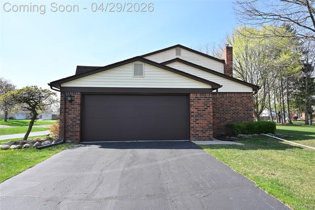 6024 Ledgeway Drive, West Bloomfield Charter Township, MI 48322