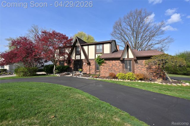 6024 Ledgeway Drive, West Bloomfield Charter Township, MI 48322