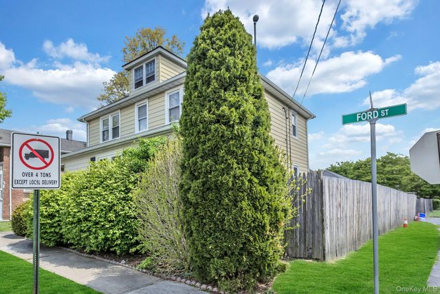 29 Ford Street, Glen Cove, NY 11542