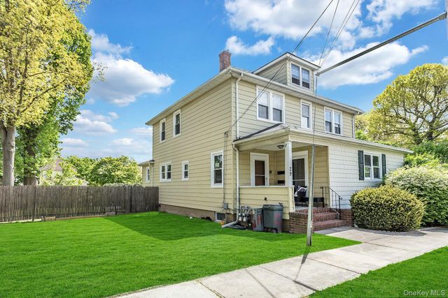 29 Ford Street, Glen Cove, NY 11542