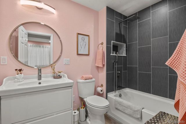 4869 S Picadilly Court, Aurora, CO 80015