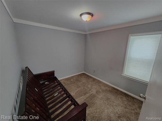 1437 E Madge Avenue, Hazel Park, MI 48030