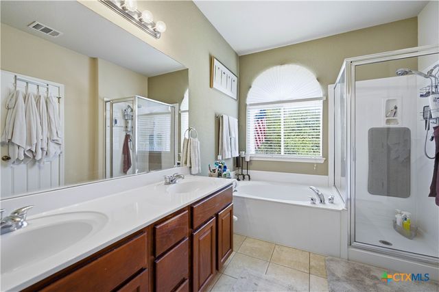 767 San Luis, New Braunfels, TX 78132