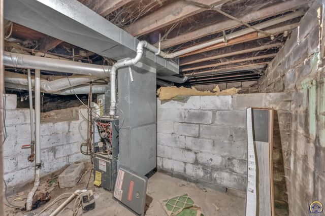 2007 NE Quincy ST, Topeka, KS 66608