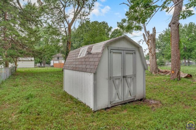 2007 NE Quincy ST, Topeka, KS 66608