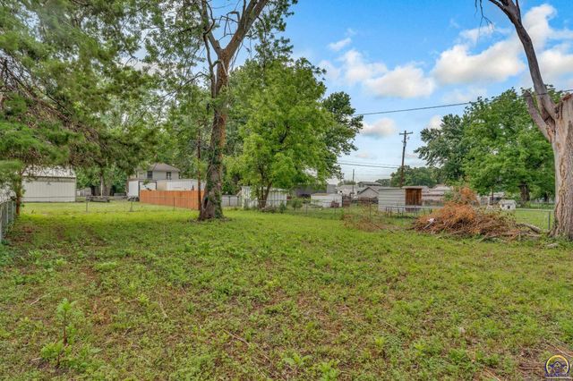 2007 NE Quincy ST, Topeka, KS 66608