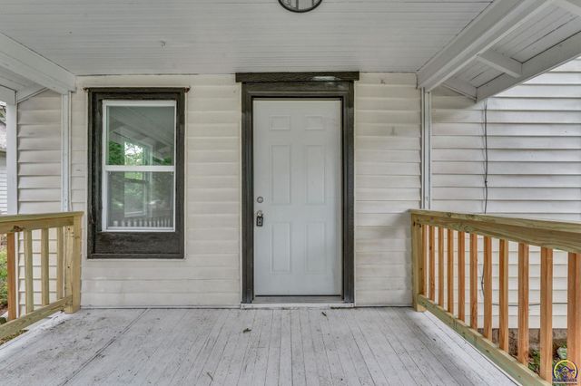 2007 NE Quincy ST, Topeka, KS 66608