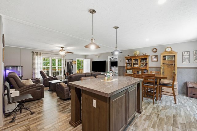 1800 S Pittsburg Mountain Road, South Pittsburg, TN 37380