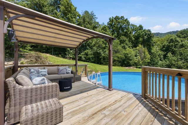 1800 S Pittsburg Mountain Road, South Pittsburg, TN 37380