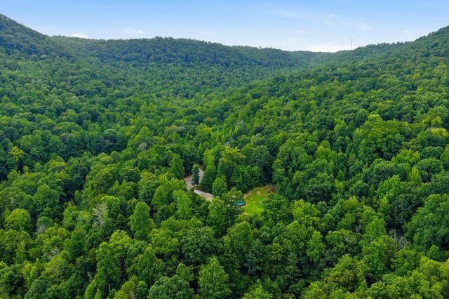 1800 S Pittsburg Mountain Road, South Pittsburg, TN 37380