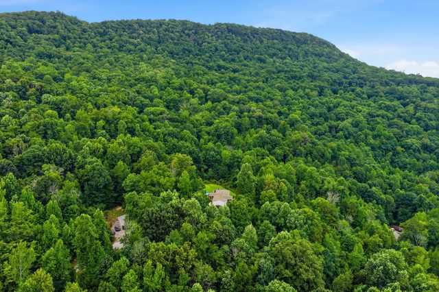 1800 S Pittsburg Mountain Road, South Pittsburg, TN 37380