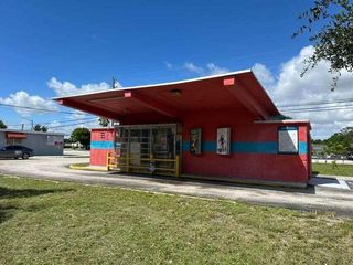 3263 Sierra Drive, Palm Springs, FL 33461