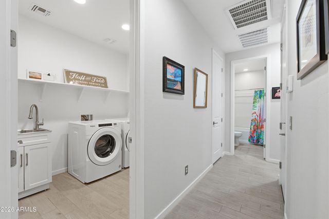 3226 E LUNA Drive, San Tan Valley, AZ 85143