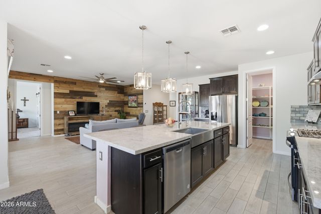 3226 E LUNA Drive, San Tan Valley, AZ 85143