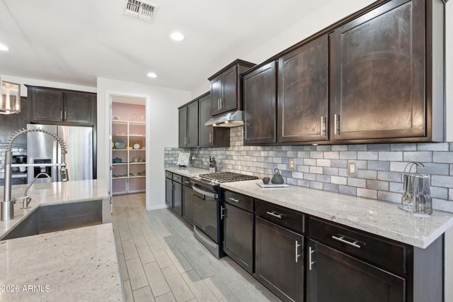 3226 E LUNA Drive, San Tan Valley, AZ 85143