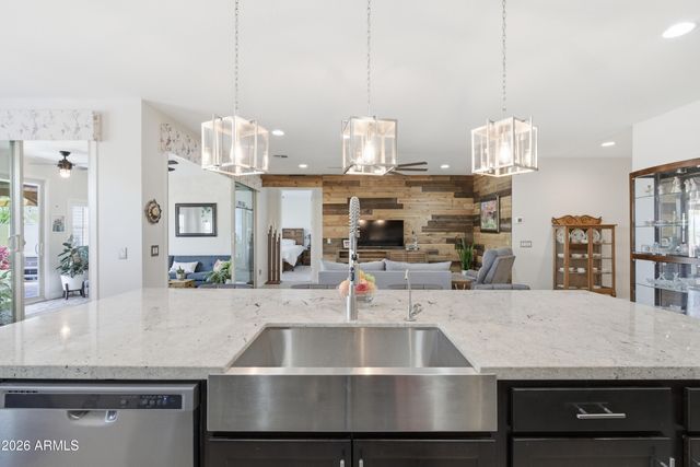 3226 E LUNA Drive, San Tan Valley, AZ 85143