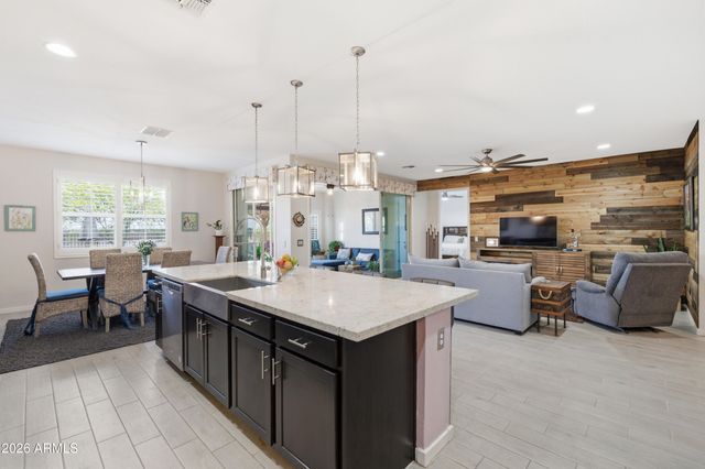 3226 E LUNA Drive, San Tan Valley, AZ 85143