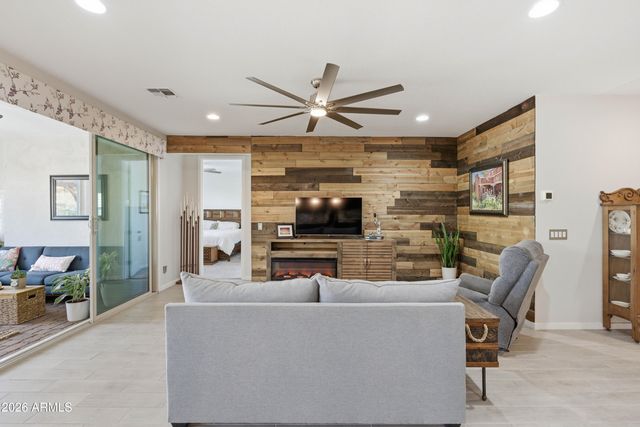 3226 E LUNA Drive, San Tan Valley, AZ 85143