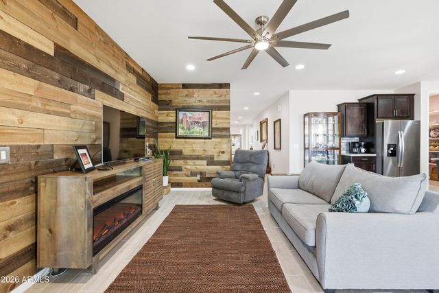 3226 E LUNA Drive, San Tan Valley, AZ 85143