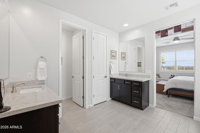 3226 E LUNA Drive, San Tan Valley, AZ 85143