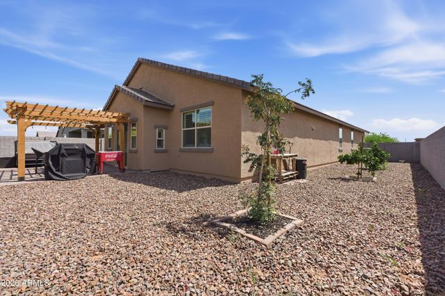 3226 E LUNA Drive, San Tan Valley, AZ 85143