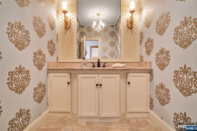 837 Apple Ridge Road, Franklin Lakes, NJ 07417