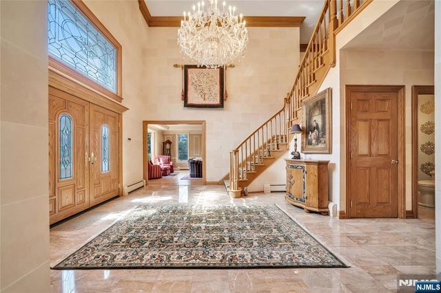 837 Apple Ridge Road, Franklin Lakes, NJ 07417