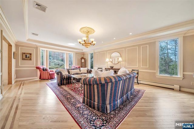 837 Apple Ridge Road, Franklin Lakes, NJ 07417