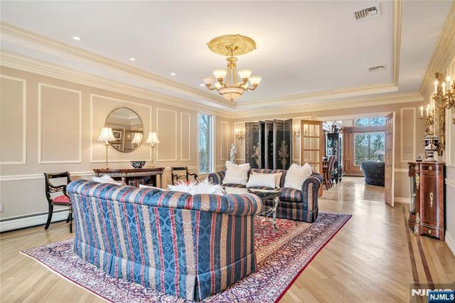 837 Apple Ridge Road, Franklin Lakes, NJ 07417