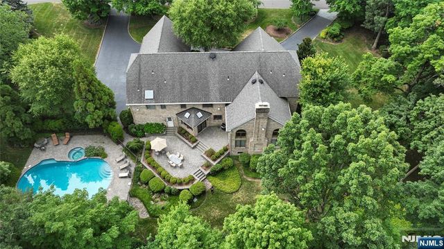 837 Apple Ridge Road, Franklin Lakes, NJ 07417