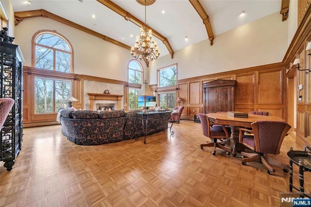 837 Apple Ridge Road, Franklin Lakes, NJ 07417