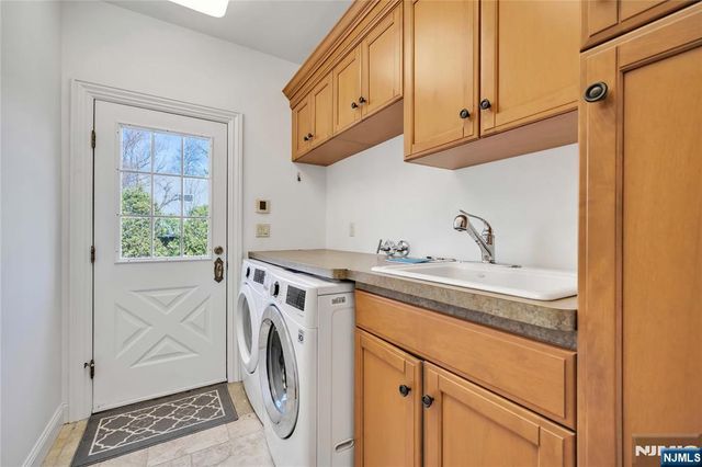 837 Apple Ridge Road, Franklin Lakes, NJ 07417