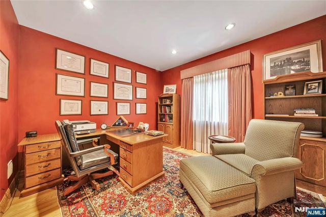 837 Apple Ridge Road, Franklin Lakes, NJ 07417