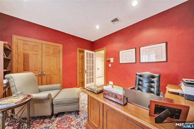 837 Apple Ridge Road, Franklin Lakes, NJ 07417