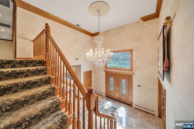 837 Apple Ridge Road, Franklin Lakes, NJ 07417