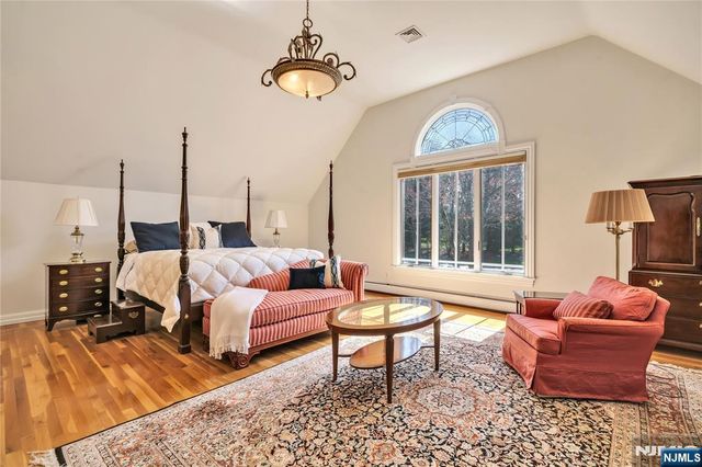 837 Apple Ridge Road, Franklin Lakes, NJ 07417