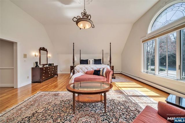 837 Apple Ridge Road, Franklin Lakes, NJ 07417